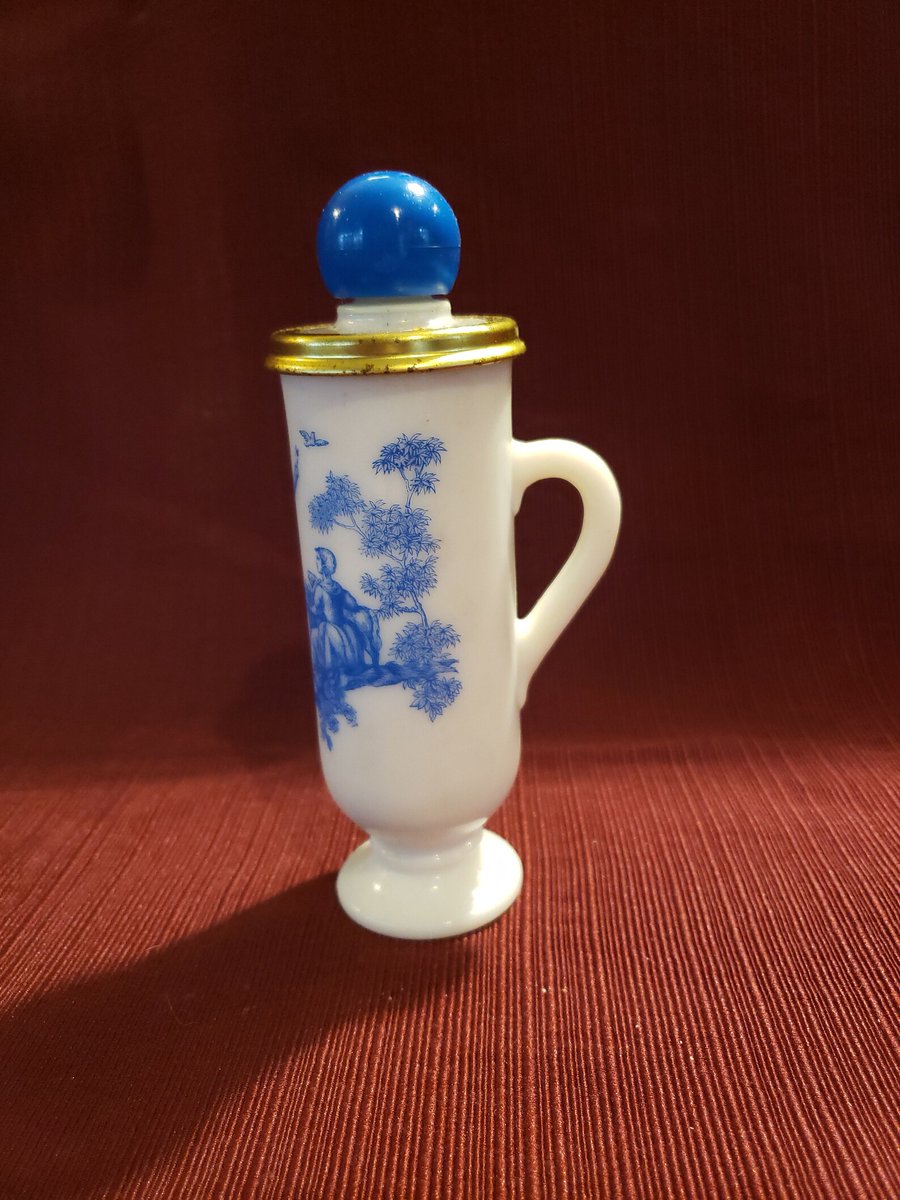 akhileshwar_r's tweet photo. Vintage Avon Demi-Cup Unforgettable Foaming Bath Oil Featuring Old Fashion Man And Woman In A Nature Scene In Original Box Great Condition
#FoamingBath #Featuring #gift #NatureScene #Condition #VintageAvonDemicup #woman #AtticEsoterica #etsy
👉https://t.co/SejS1hu8o0 https://t.co/wMnD3KqnZx