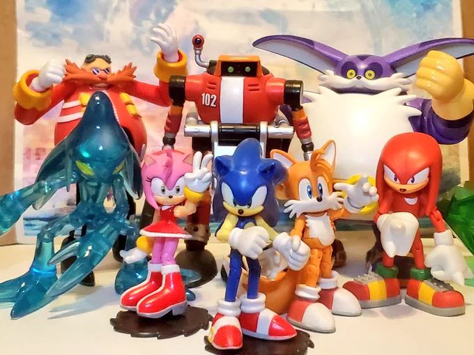 Jakks' Chaos figure is so darn coolThey went above and beyond for him, the transparent plastic just looks so great and he fits perfectly with my jazwares and resaurus figures !! 