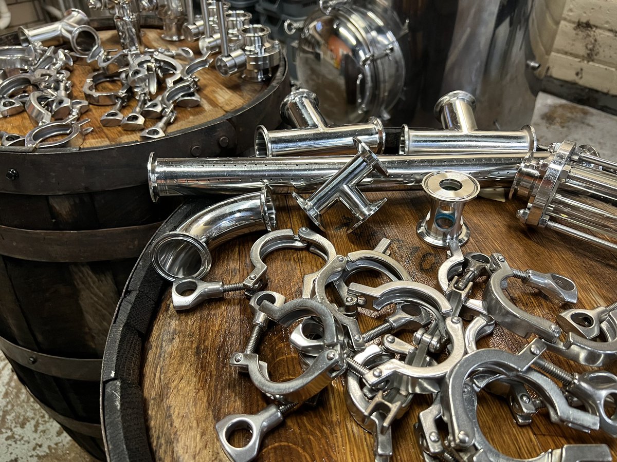 torrentbrewing's tweet photo. Making everything shiny today!
#brewerylife #brewery #stainless #livetoclean #localbeer #beer #craftbeer #iabeer #madeinames https://t.co/v0NG5b2CYT