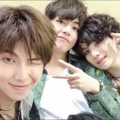 samsquvtch's tweet photo. my favs !!
#ARMYSelcaDay #ARMY #Namgitae <33 https://t.co/GuW8kgzvKX