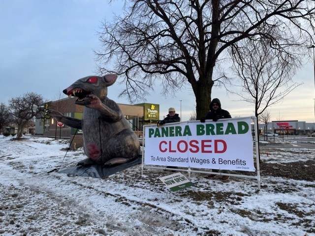 MidAmCarpenters's tweet image. Thanks to the #Local1889 crew for standing up for working families at Panera Bread in Downers Grove. Fighting the good fight to protect our area standards!

#AreaStandards #UnionStrong