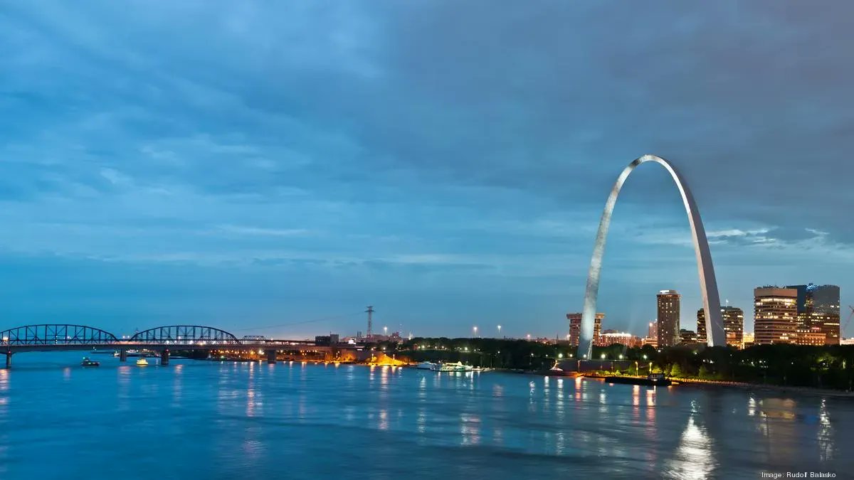 CortexSTL's tweet photo. ICYMI: We already knew St. Louis was a great place to start up, stand out and stay! According to @M25vc's annual rankings of the Midwest's top startup cities, #STL is in the Top 5. More: https://t.co/g6gVq8iGAm  #stlstartup #stlwork #stlmade https://t.co/uYsmNqpOQy