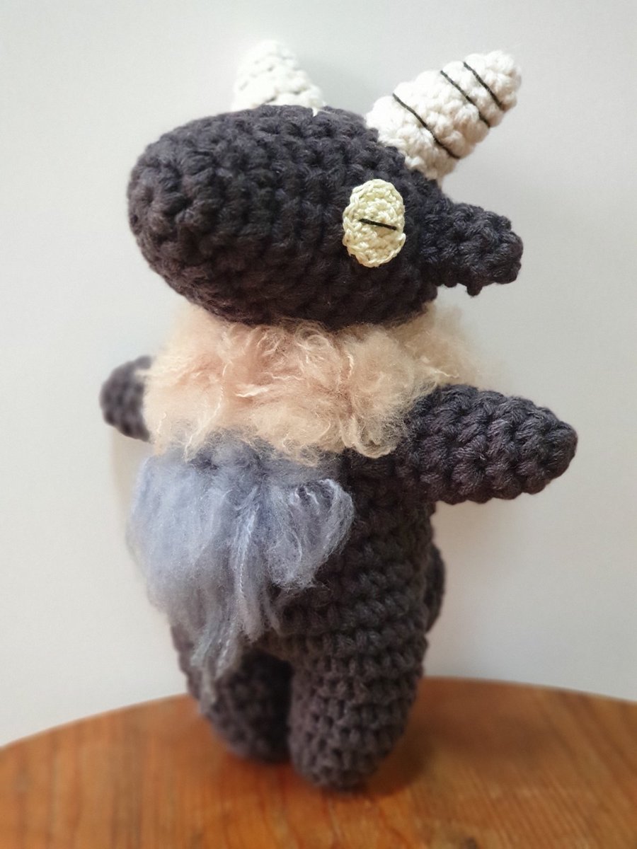k8xiaoworks's tweet image. Art train IKZ

Tagging: @kcthedreamerr @n0vaque @cyrosaur @artbylyralim 

(Yes i am THAT crocheter that officially makes #pooka for #MageandDemonQueen hehe)