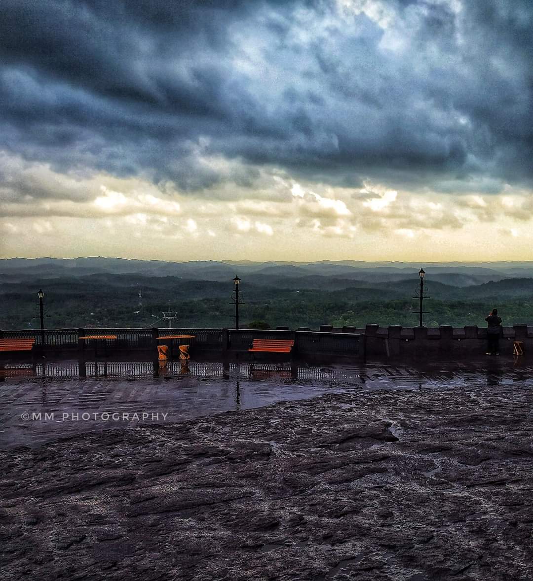 Monisha_Mohan94's tweet image. The best view comes after the hardest climb ⛰️

#mmphotography #mobilephotography #redminote5pro #evening #mountains #clouds #therainmaker #rock #jadayupara #kerala #kollam #godsowncountry #touristspot