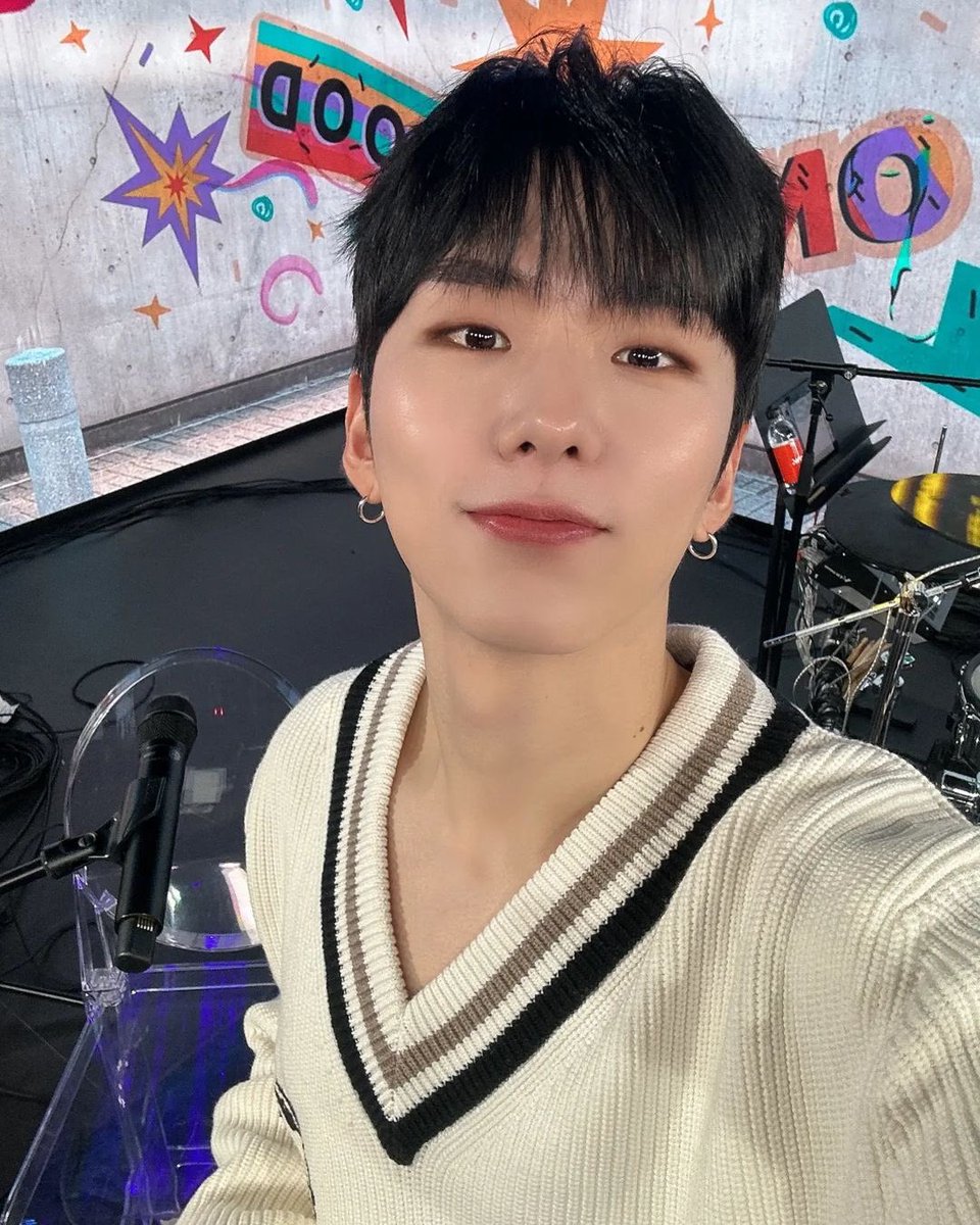 DeepBluekh's tweet image. 230103 #기현 #KIHYUN 

[ yookihhh ]

새해 첫 PLAY라 그런지 더 재밌었어요
올해도 잘부탁드립니다!