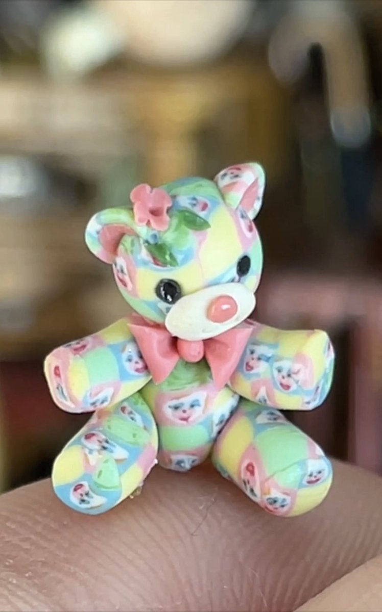 Stay tuned for details about our next Estate Sale which includes this and many (many!) other tiny treasures.  It’s our BIGGEST little sale ever!  LINK IN BIO for a more preview pieces. #dollhouse #dollhouseminiatures #estatesale #auction