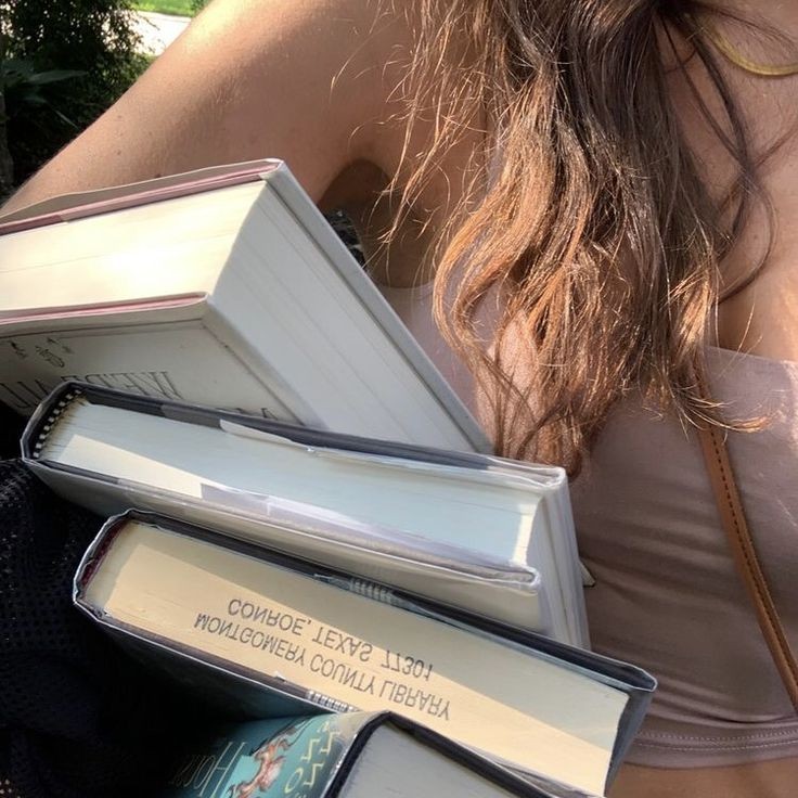 pjcksongf's tweet photo. ᕙ livros lidos de 2023 
             - a thread 

“We want books that hit us like a disaster. A book must be like an ax before a frozen sea within us.” https://t.co/jYe5Ilbggw