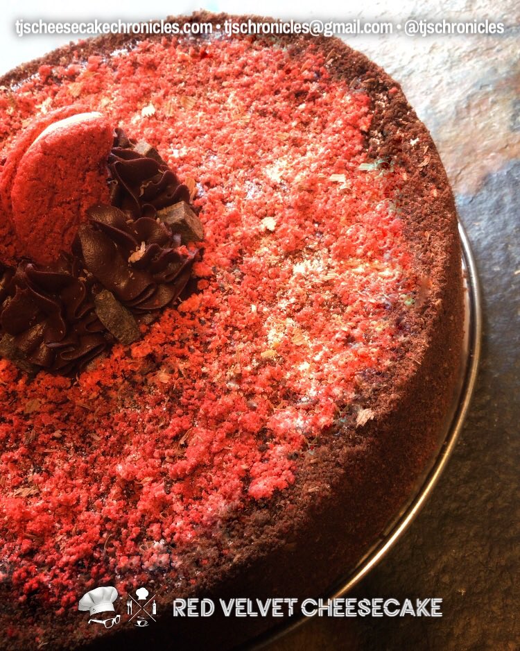 TJsChronicles's tweet photo. The Red Velvet Original Cheesecake is reinvented for 2023, featuring a choc graham cracker &amp; red velvet cookie full surround crust w/top matching centerpiece!

#GoodEats #ItsAGoodThing #ValentinesDay #Chocolate #RedVelvet #RedVelvetCheesecake #Cheesecake #Dessert #TJsChronicles https://t.co/Dol6lyYzuH