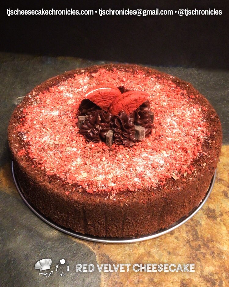 TJsChronicles's tweet photo. The Red Velvet Original Cheesecake is reinvented for 2023, featuring a choc graham cracker &amp; red velvet cookie full surround crust w/top matching centerpiece!

#GoodEats #ItsAGoodThing #ValentinesDay #Chocolate #RedVelvet #RedVelvetCheesecake #Cheesecake #Dessert #TJsChronicles https://t.co/Dol6lyYzuH