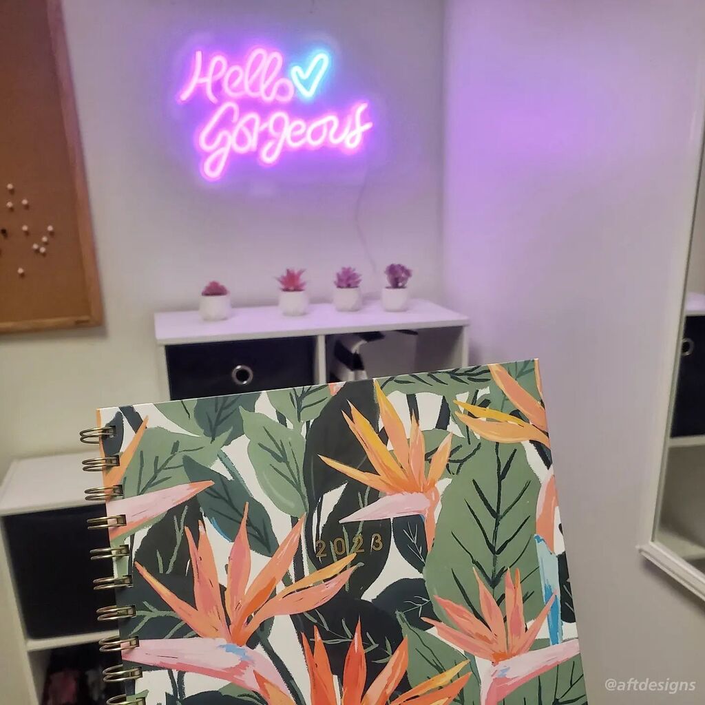 Life is odd sometimes and takes us down paths we may have not thought we would travel. Last year I started a part time job in a Beauty position in addition to my graphic design job (because I wanted to take on a little work outside the house since the ki… instagr.am/p/Cm7n6z5vul_/