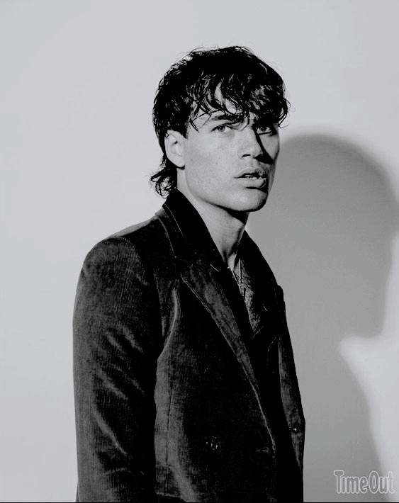 ˓ ...  ——  𝐒𝐄 𝐁𝐔𝐒𝐂𝐀  ❏  🔎

          ⦂  Jamie Flatters.
          ⦂  Canon | famoso. 
          ⦂  Actividad no 24/7 pero no 
        abandonar.
          ⦂  Se promete mucho cariño y risas.     

              info &amp; reservas al 𝙳𝙼 
                            ︶