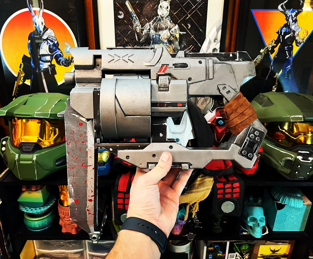 Starting the New Year strong. Just finished my Mangler Nerf build!!! 

Let me know what you Spartans think!!

#nerfhalo  #haloart #haloprop #weaponprop #halonerf  #haloinfinite #halocosplay #halo #mangler #halomangler