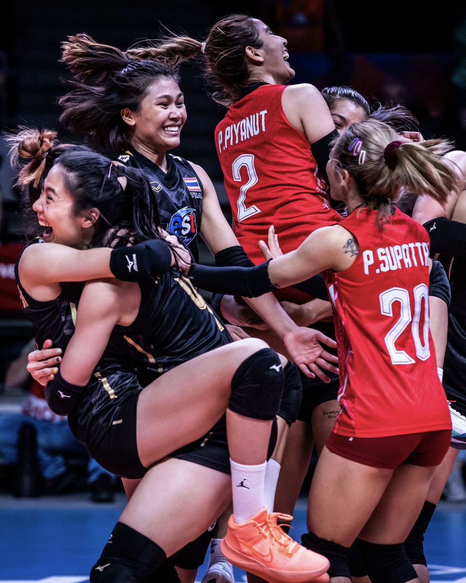 volleyballworld's tweet photo. Happy New Year 🎊 from Pimpichaya 🇹🇭.

🏐 #volleyball https://t.co/VJTJQ7sRV1