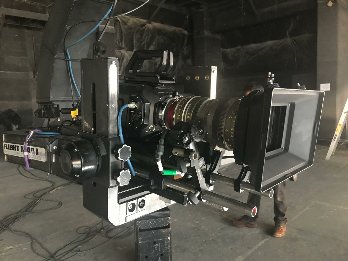 simplementeMX's tweet photo. En acción nuestra cámara @Blackmagic_News URSA Mini Pro 4.6K G2 y óptica @AngenieuxLenses EZ1 Full Frame. Equipos disponibles para rentar

#URSAMini #blackmagicdesign #4K #Angenieuxlenses #EZ1 #produccion #Postproduccion #cameraman https://t.co/yc56VlJph4