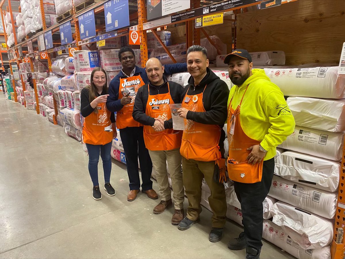 Kelly Hutch tweet media