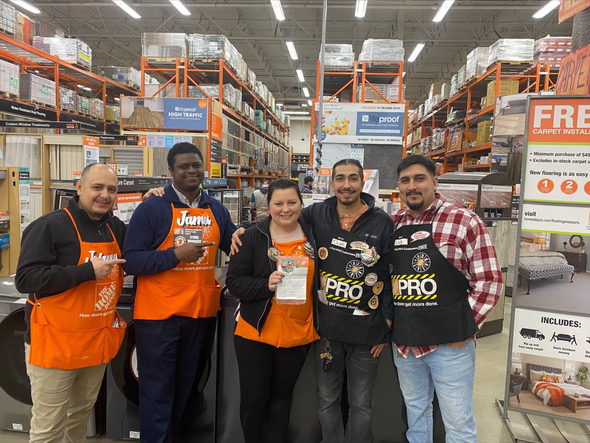 Kelly Hutch tweet media