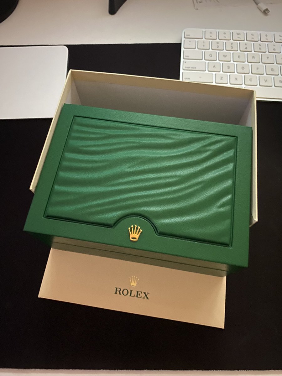 Luke Belmar 👽 tweet media