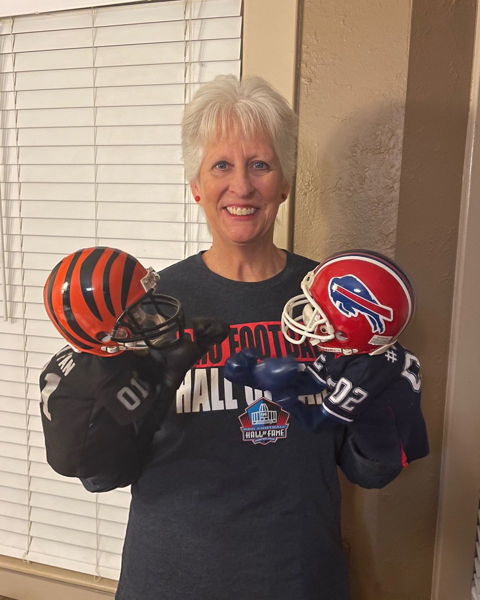 KCPuppetLady tweet media