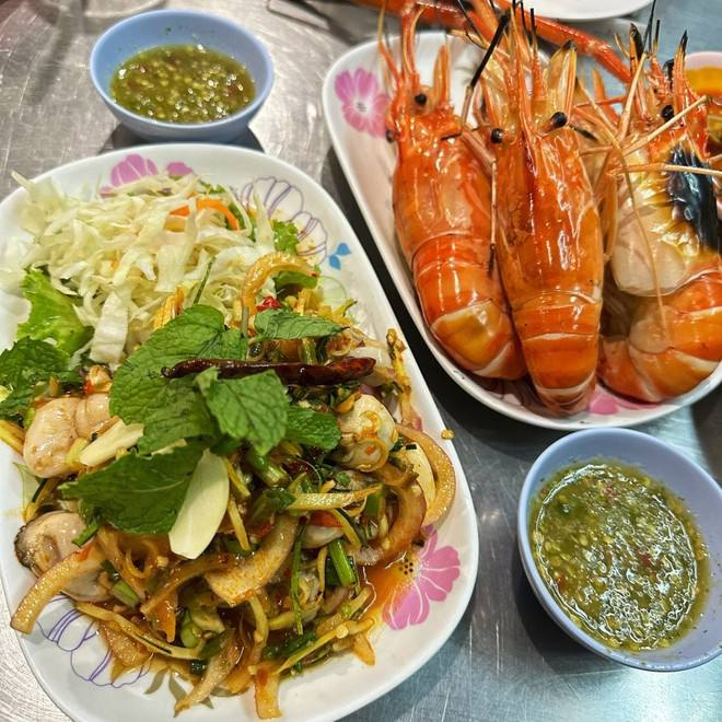 Dekoffietesters's tweet photo. Great Chinese Food https://t.co/J5zTmfHdKQ