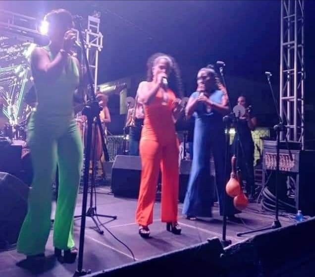 GHNordelo5's tweet photo. ¡La orquesta Anacaona puso a gozar a La Güinera, y seguimos celebrando!  #Cuba #JuntarYVencer #CDRCuba #SomosDelBarrio #SoyCederista https://t.co/RufcoFqagK