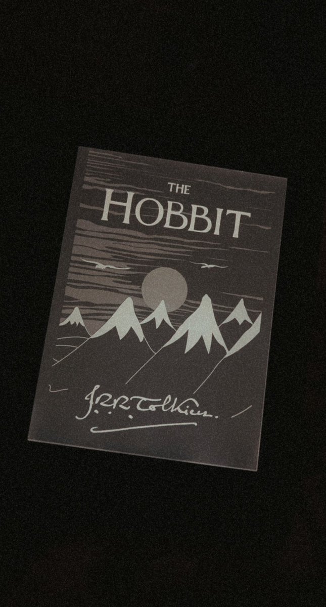 laurrkat's tweet photo. it's only taken me 27 years, but I'm finally about to dive into Tolkien's middle earth, starting with #TheHobbit. then #TheLordOfTheRings trilogy. 

I've never read any of the books or seen any of the movies. I'm going in totally blind. stay tuned. 🧐📚 https://t.co/KyRUstbwGG