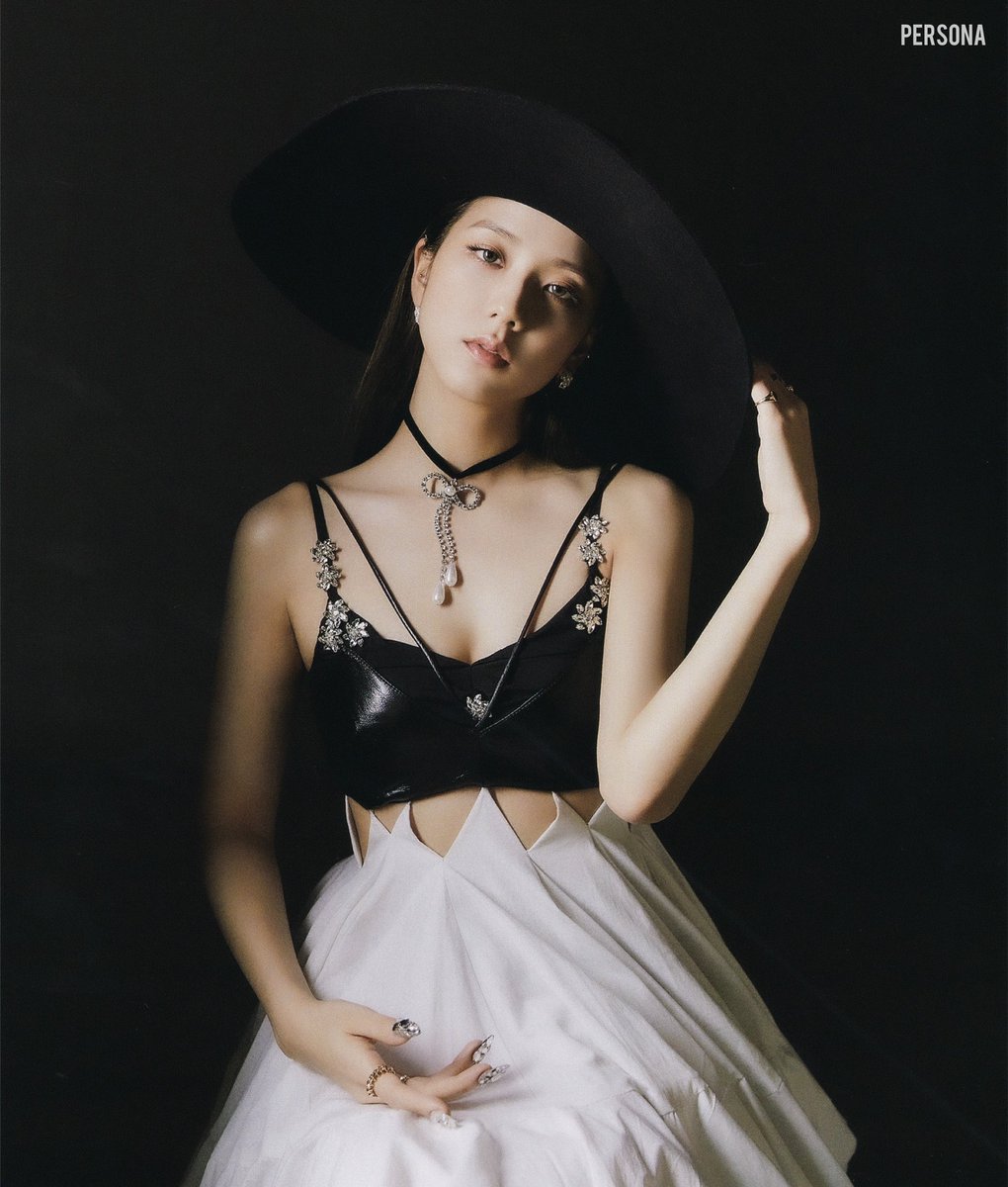 50k tweets to reach 700k tweets for our birthday queen!!

Keep dropping the tags sooyas!

HAPPY BIRTHDAY JISOO
#ShiningStarJISOODay
#간판올리고_문열어라_지수_생일이다