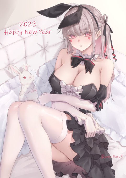 ご挨拶遅れてすみません
あけましておめでとうございます!

今年はもっと沢山絵を描いていけたらと思います!よろしくお願いします!

今年の目標↓
・フォロワー1万人!
・1ヶ月毎日更新!(就活終わったら)
・コミケ、コミティアに出る!
・オリジナル絵で1000いいねもらう! 