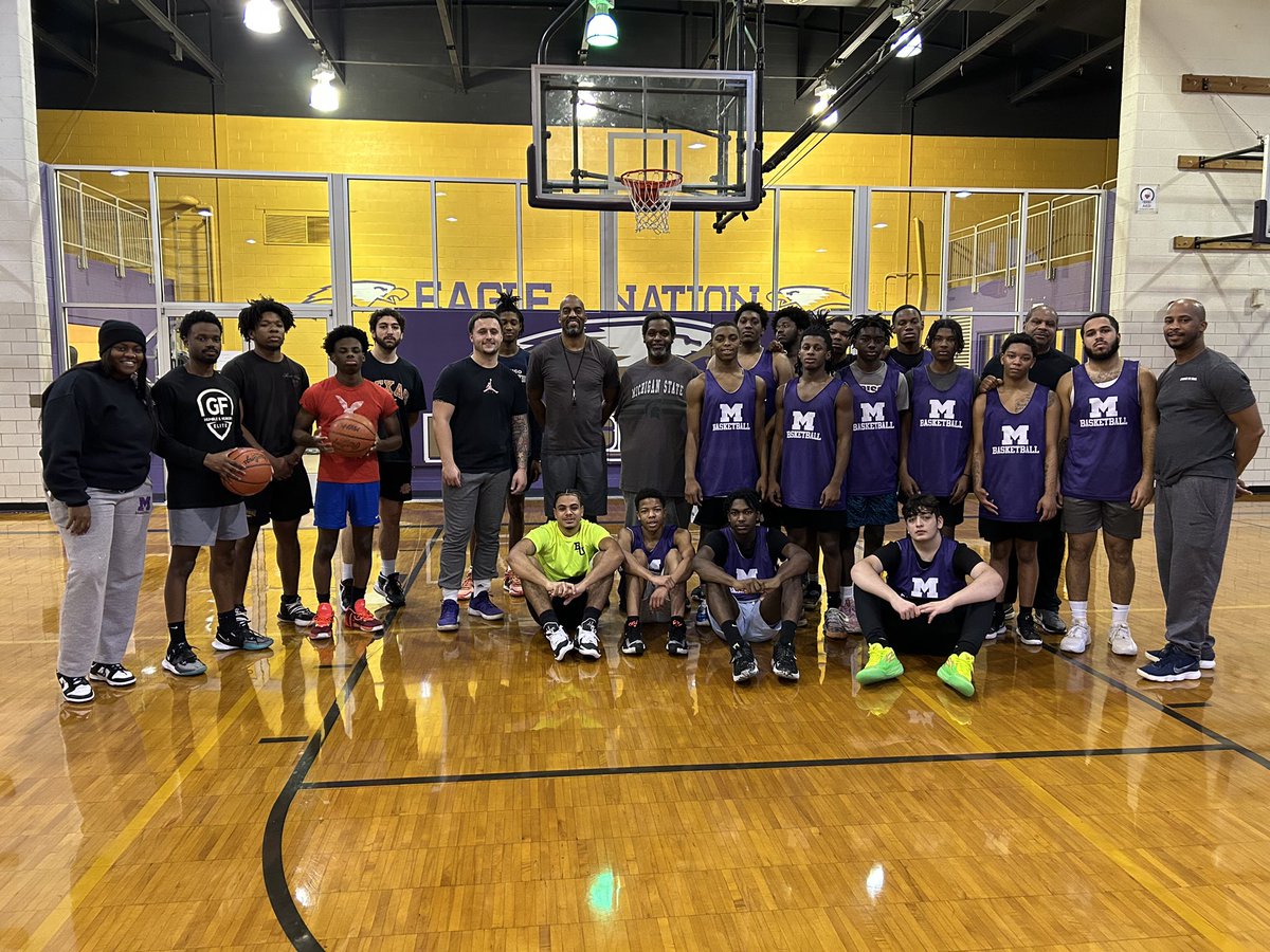 mhs_eaglesbball's tweet image. Always great to see the Madison/MWA Elite family in the gym today!!! #MADISONSTRONG