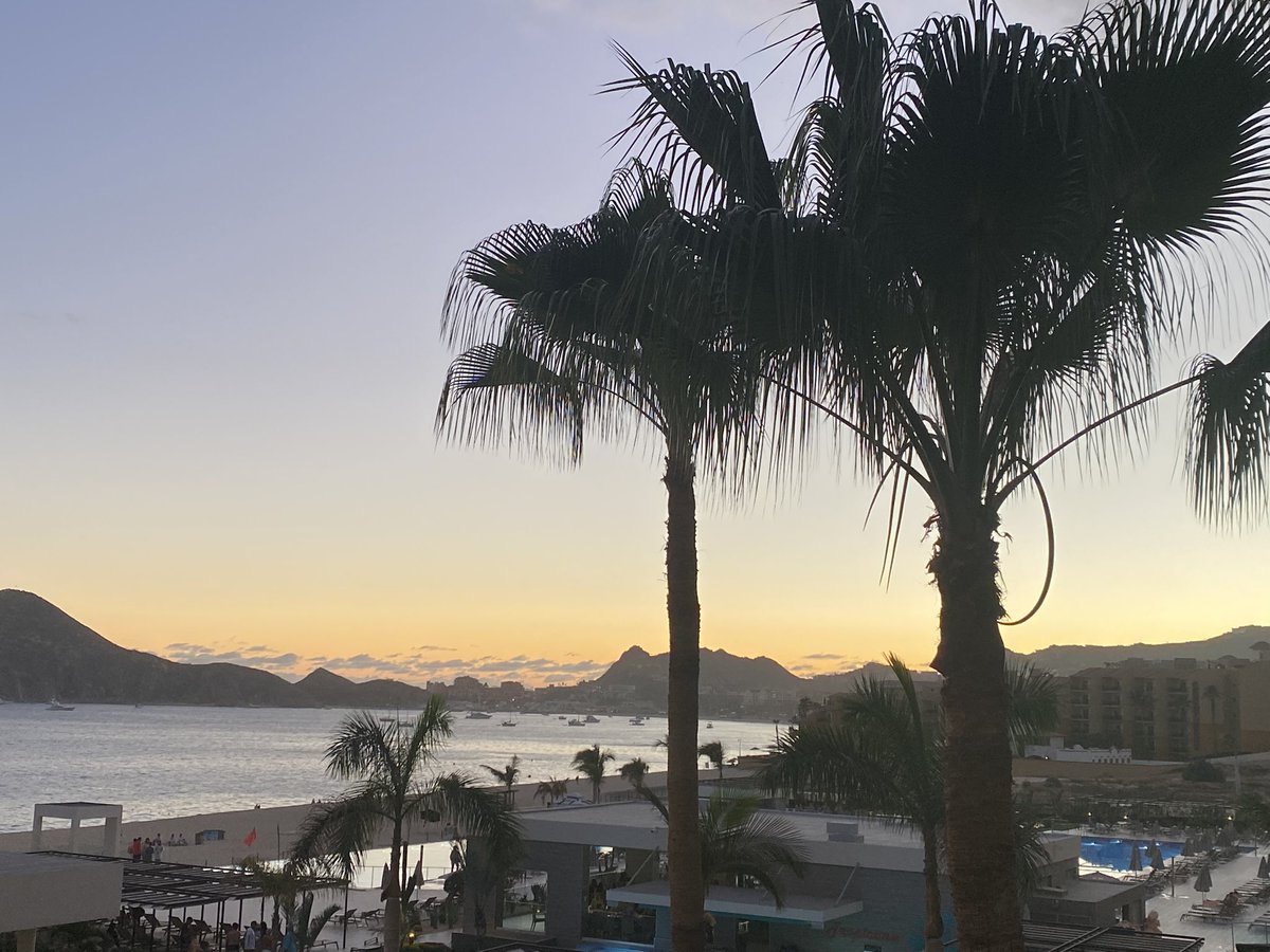 jodys_travel's tweet photo. Sunsets ๐
#jodystrausstravel #fareconnect #sunset #mexico #loscabos #travel https://t.co/Eru1xhcxyf