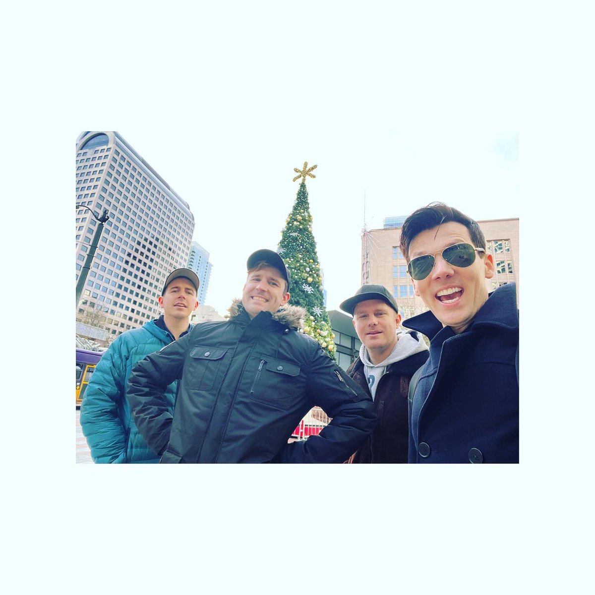 scottwhoatson's tweet photo. Seattle you total babe….. great times with great people….
Shows ✔️
New years ✔️
Jet lag ✔️
Good time ✔️
Most photos unsuitable for social media ✔️
#seattle #ontour #pottedpotter #usa #newyears #happynewyear #actorslife #theatre #spaceneedle #wecominghome #upupandaway https://t.co/OOyhGfxC1o