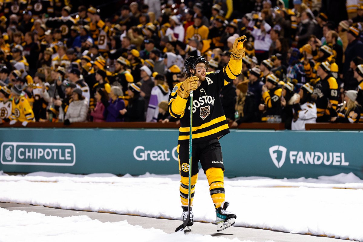 NHLBruins's tweet photo. Boston always brings it. https://t.co/2x2koTLJqq