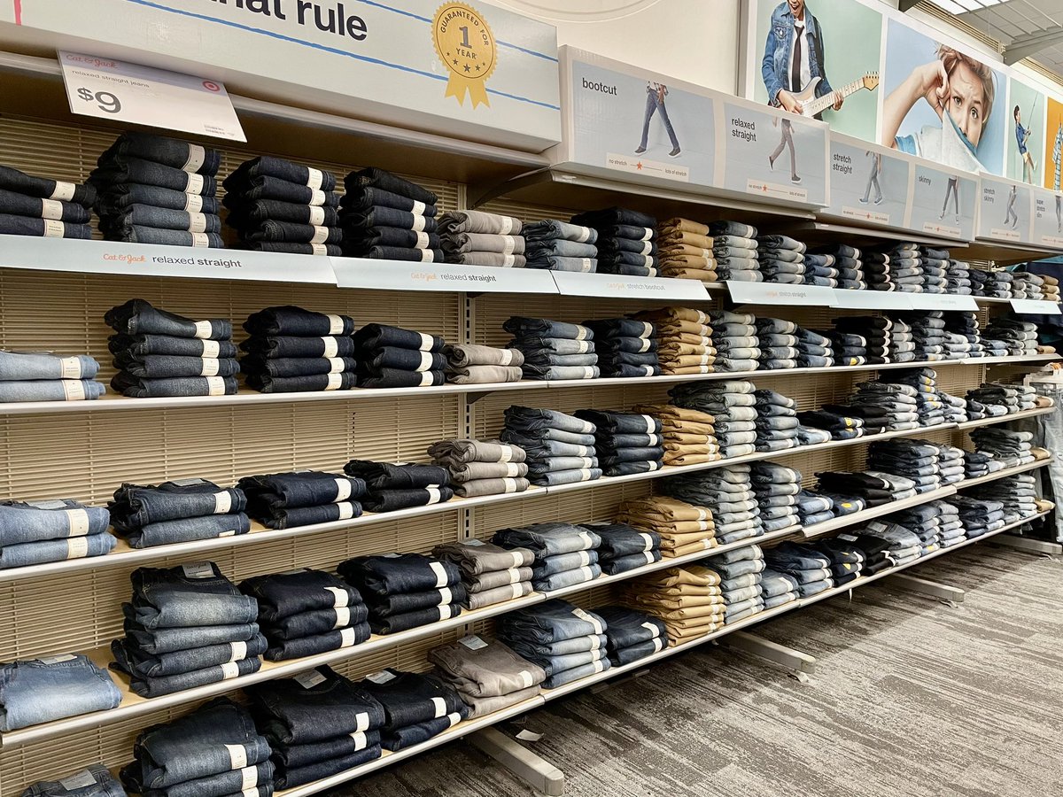 #Bounceback in progress at #T0927 🎯 Great job team! #VisualStandards #DenimFolds <a href="/AmandaSully01/">Amanda Sullivan</a> <a href="/tonypena/">Tony Pena</a>