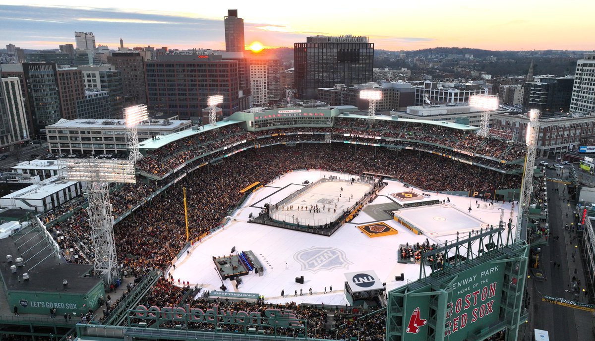 NHLBruins's tweet photo. Boston always brings it. https://t.co/2x2koTLJqq