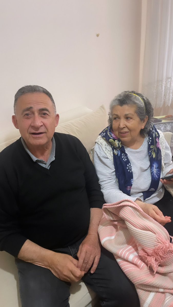 SebnemDoan's tweet photo. Annem🥺çok özlüyorum seni … Dayanamıyorum 😔 https://t.co/2s6O3zkSE9