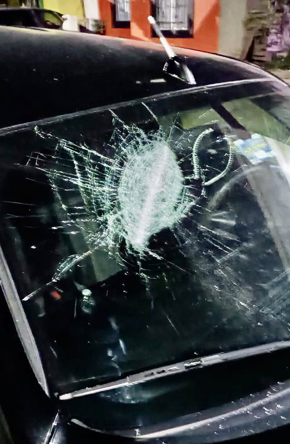 monicagarzag's tweet image. Se registró el primer ataque contra un periodista de 2023.
Armando Omar Castro, director del diario digital La Nota Prensa en Sonora fue víctima de una agresión armada mientras viajaba en un vehículo junto a su hija y sobrino.