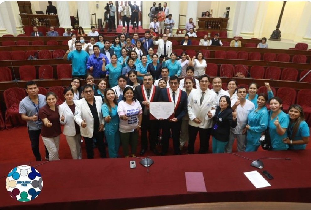 EvelynC92627891's tweet photo. Sra. PRESIDENTA @DinaErcilia los CAS INDETERMINADOS de ESSALUD pedimos Firme la AUTOGRAFA PL 2307, el Cambio de DL 1057 al DL 728; Porque somos los HEROES de esta pandemia @EsSaludPeru @presidenciaperu @pcmperu @MTPE_Peru @sinassc728 @Edgarciab @AlbertoOtarolaP #Casa728enessalud https://t.co/NV22waIZn3