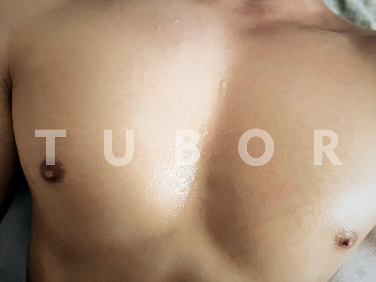 乳沟里的尿，
是我的劳动成果，
也是他臣服的开始。