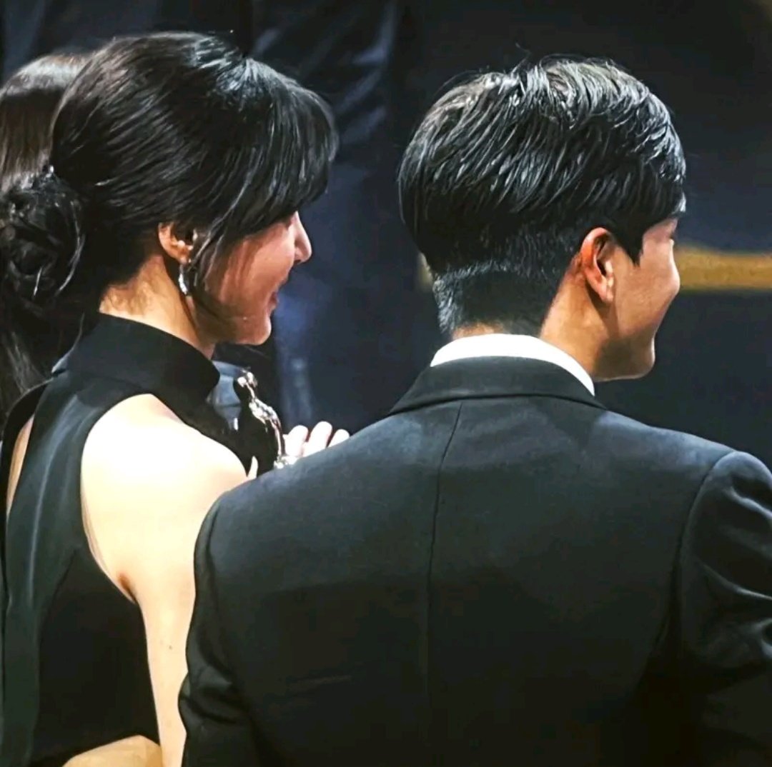 eskitit_jung's tweet photo. HELLO?!?!?! why did i just saw this now? sungjae yeonwoo my parents https://t.co/PcdwBRwBkY