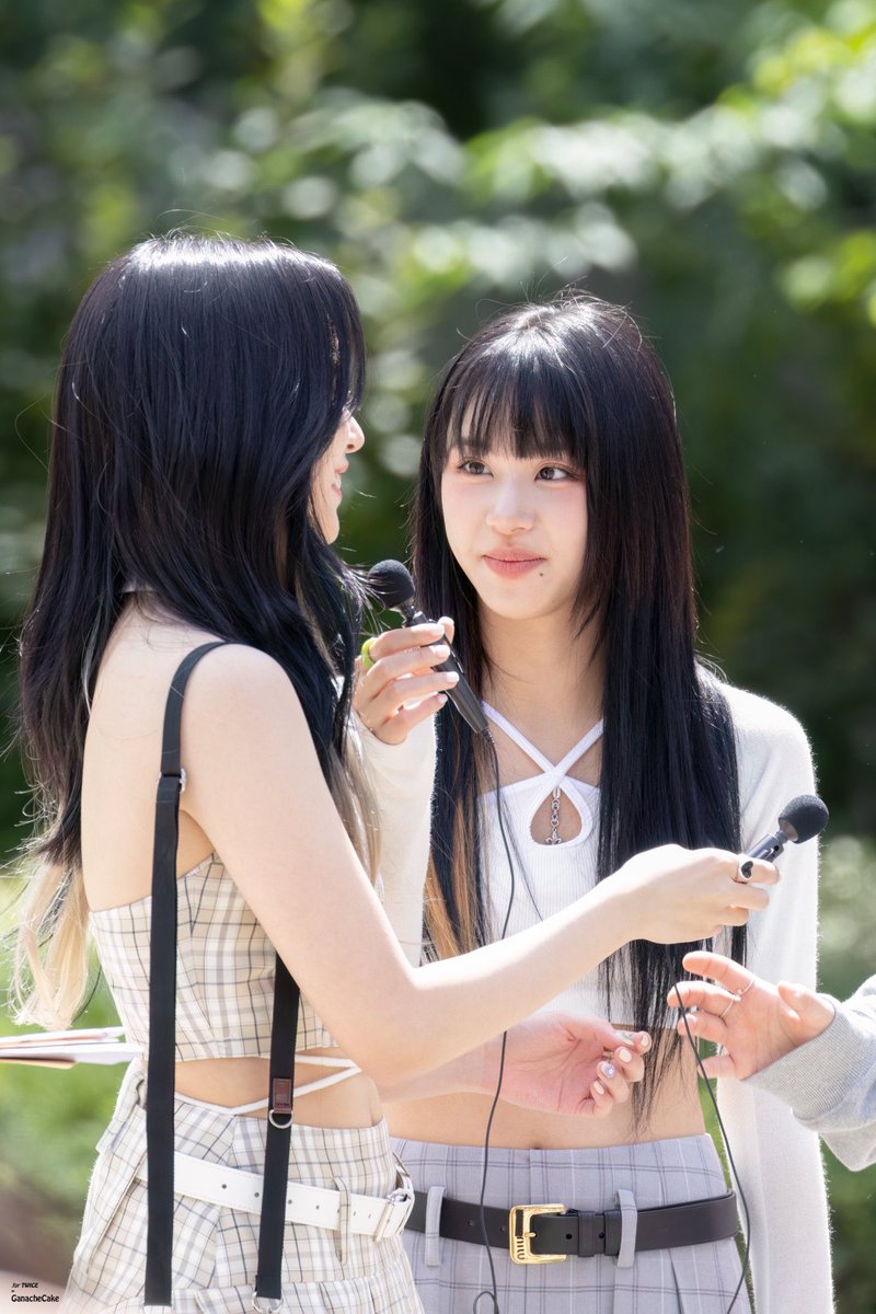minatanginumin's tweet photo. chaeyoung's pov            mina's pov https://t.co/C4IuacymBw