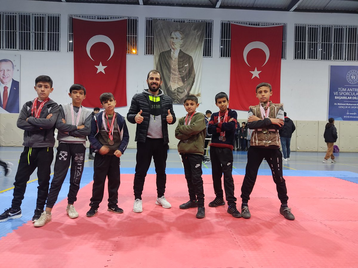 Türlü imkansızlıklara ve malzeme kıtlığına rağmen öğrencilerimizin hazırlanmasında ve başarılarında en büyük pay sahibi Beden Eğitimi Öğretmenimiz <a href="/AdilSecmen/">Adil Seçmen</a>'e teşekkür eder, yürekten kutlarız.
<a href="/Tut_Kaymakamlik/">Tut Kaymakamlığı</a> <a href="/adiyamanmem/">Adıyaman İl Millî Eğitim Müdürlüğü</a> <a href="/tutmeb/">Tut İlçe Milli Eğitim Müdürlüğü</a> <a href="/TalipYCEL2/">Talip YÜCEL</a> <a href="/MehmetA28722530/">Mehmet ALTINDAL</a>