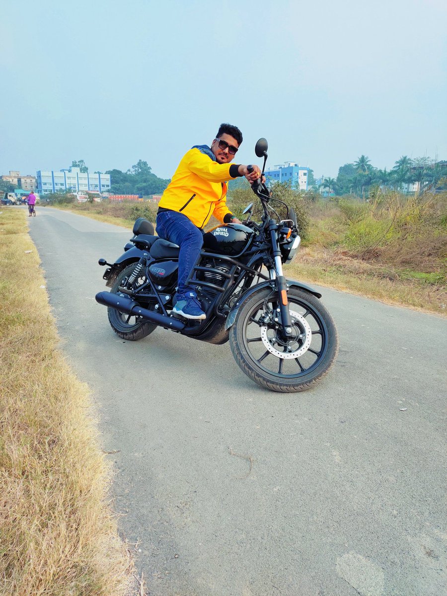 Amar New #RoyalEnfield #Habib #HabibVaiOfficial #HabibVlogs #RoyalEnfieldHabib youtube.com/@habibvaioffic…