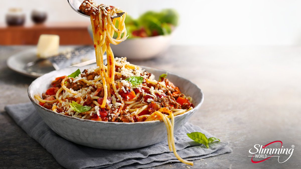 LizSWPhilo's tweet photo. Looking to kickstart your #WeightLoss but don’t want to cut out your favourite foods 🍽? With #SlimmingWorld you don’t have to 🤗! Pasta, curry, chips… nothing’s off the menu 🍝. DM to find out more about #FoodOptimising 💕. https://t.co/uBXbP6xtLc