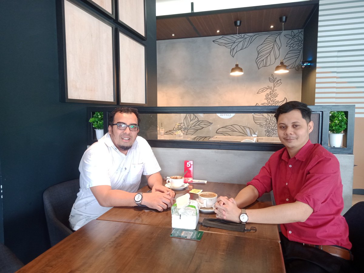 hellomytimeHQ's tweet image. Mini diskusi bersama Presiden Esport Malaysia Terengganu merangkap Naib Presiden Malaysia Esports Federation

Fokus gaming dengan pendigitalan education utk kanak² harus diutamakan supaya kanak² lebih cpt memahami sesuatu perkara dgn lebih cepat dan bermanfaat.