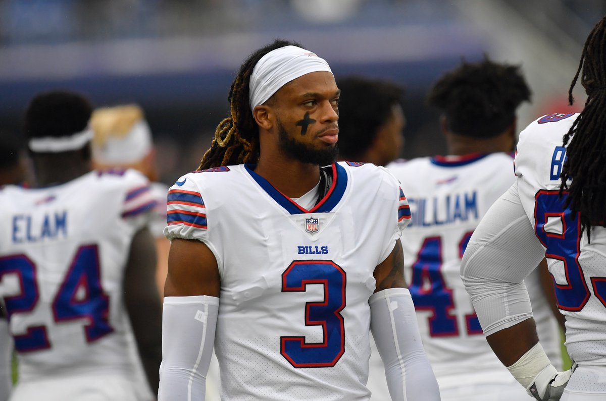 BleacherReport's tweet photo. Bills say Damar Hamlin suffered a cardiac arrest vs. the Bengals. His heartbeat was restored on the field, and he is currently listed in critical condition at the UC Medical Center. https://t.co/PovC065ChB