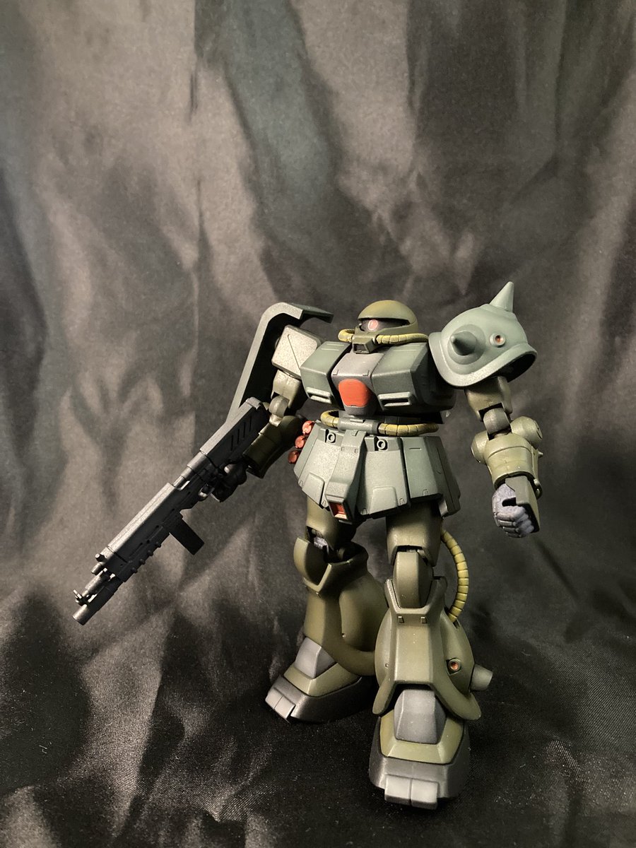 manma_tails's tweet photo. 続けて昨日買ってきたFZザク(旧キット)を完成させました❗️
カッケェ!旧キットの出来素晴らしい。
エアブラシのリハビリがてら水性塗料だいぶ掴んできた。
今回はAMO塗料使用。
そろそろヘッドの続きやりますかね😅
ヘッドメイクにいかせるかな
#MS06FZ
#ポケットの中の戦争 https://t.co/S63FP4WTNy