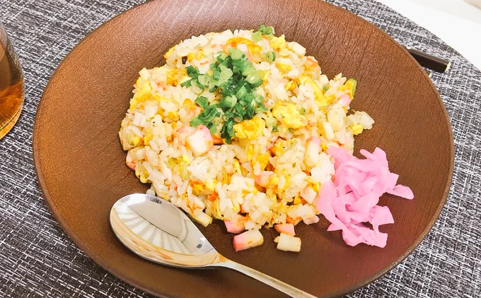 お正月の残り物チャーハンもどきこういうのって適当に作っても味どうにかなるから楽チン 
