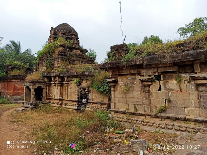 Saigeet36566874's tweet photo. #OurTemplesOurPride
#SaveTNTemples
#PromoteRuralTemples 
Pic credits to Krish Hayaroodan. https://t.co/Ks2aWd1nbK