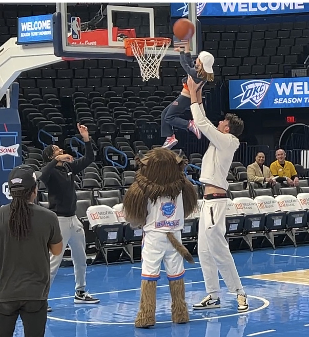 Bmurphy47's tweet photo. Shoutout to @ChetHolmgren for the assist helping my daughter shooting her “half court” shot tonight. @okcthunder https://t.co/HLCrA2T6Cu