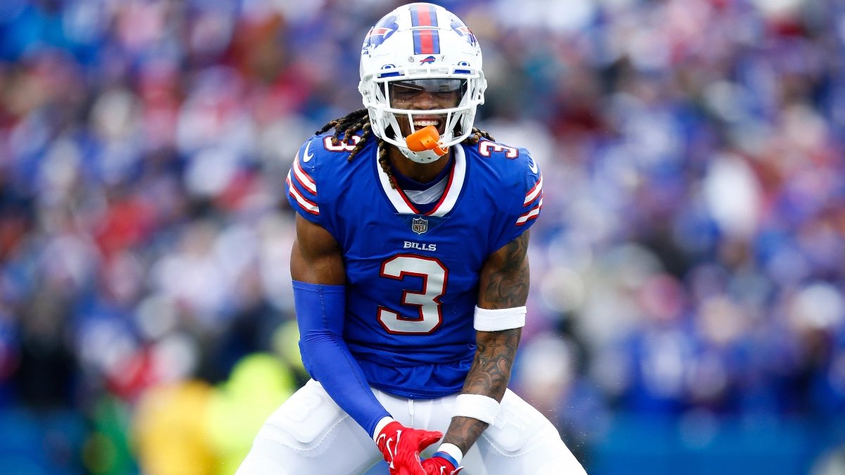 The game has been suspended. The right decision. 

Just praying for Damar. 🙏