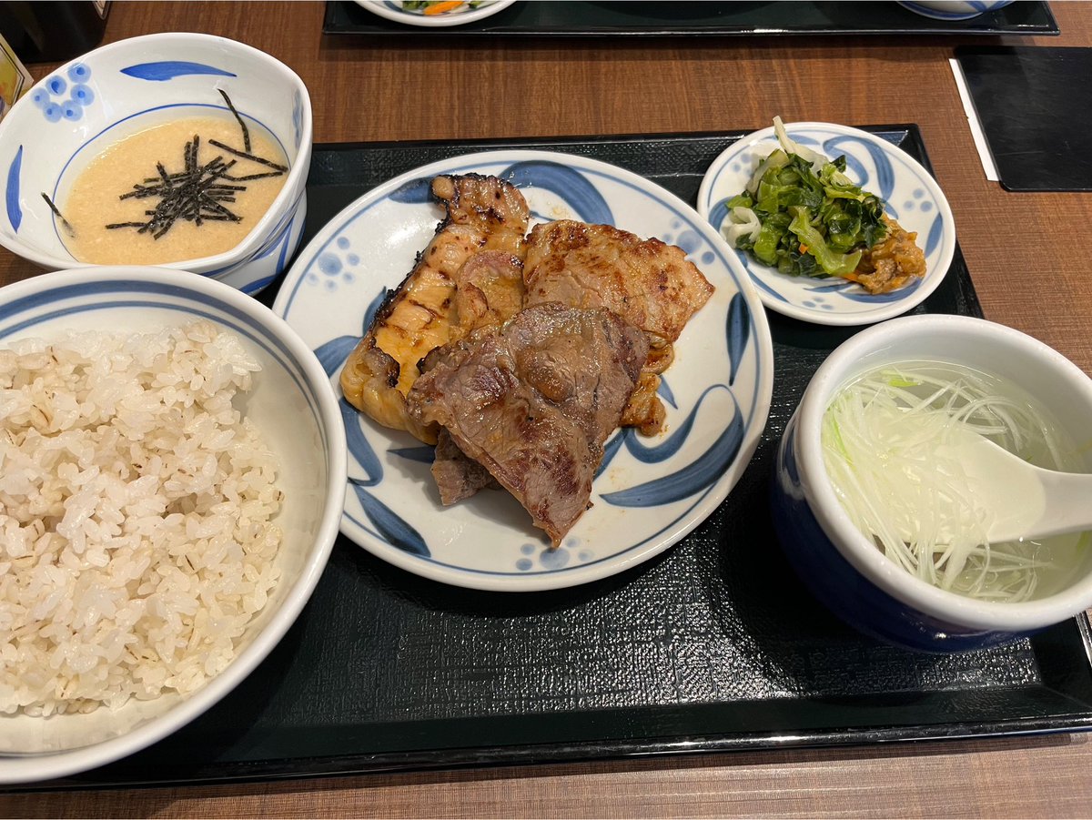 年末年始東京の旅で色々食べたけど、最終日のお昼に食べた、ねぎしが1番美味しかったかも🤣 ねぎし最高👍👍👍 #ねぎし最高